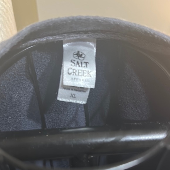 Gray and White Columbus Ohio Sweatshirt - Picture 7 of 8